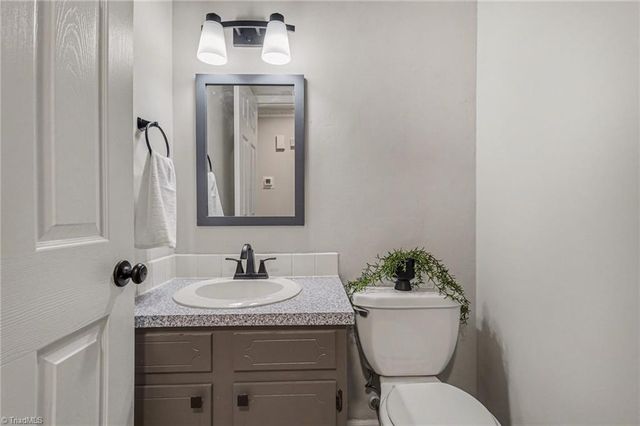 190 Scottsdale Lane, Clemmons, NC 27012