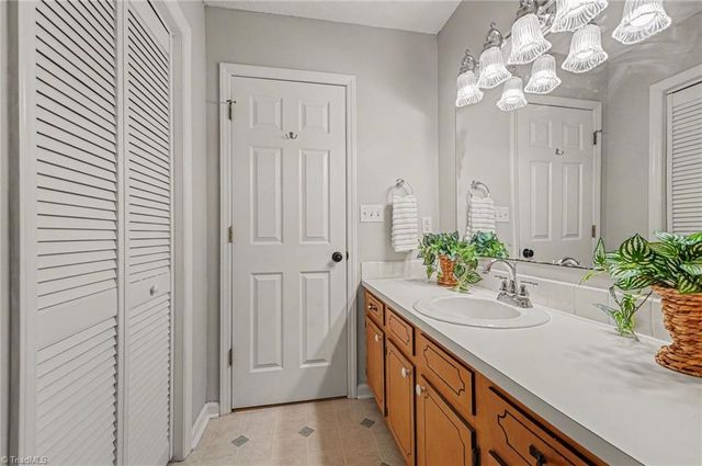 190 Scottsdale Lane, Clemmons, NC 27012