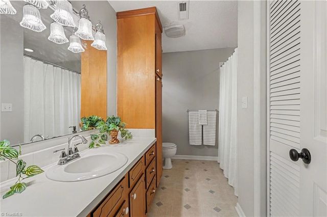 190 Scottsdale Lane, Clemmons, NC 27012