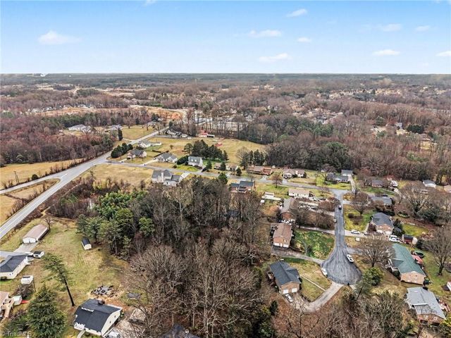 190 Scottsdale Lane, Clemmons, NC 27012