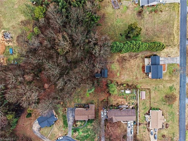 190 Scottsdale Lane, Clemmons, NC 27012