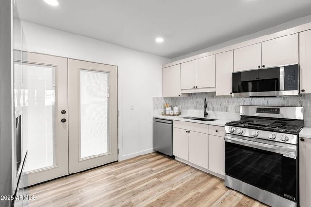 8117 W Whitton Avenue, Phoenix, AZ 85033