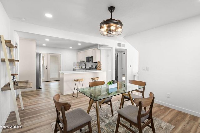 8117 W Whitton Avenue, Phoenix, AZ 85033