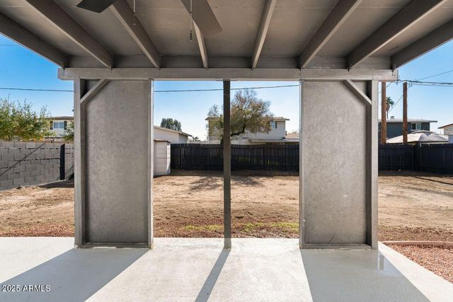 8117 W Whitton Avenue, Phoenix, AZ 85033