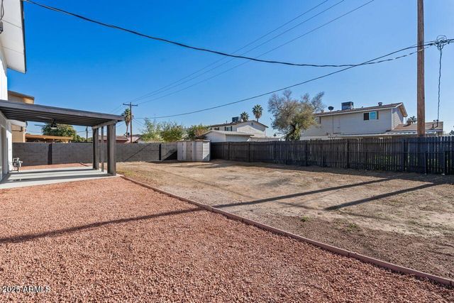 8117 W Whitton Avenue, Phoenix, AZ 85033
