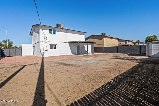 8117 W Whitton Avenue, Phoenix, AZ 85033