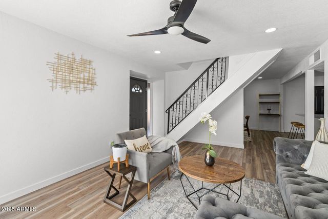 8117 W Whitton Avenue, Phoenix, AZ 85033