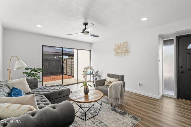 8117 W Whitton Avenue, Phoenix, AZ 85033