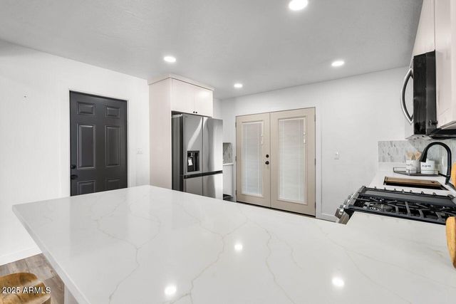 8117 W Whitton Avenue, Phoenix, AZ 85033