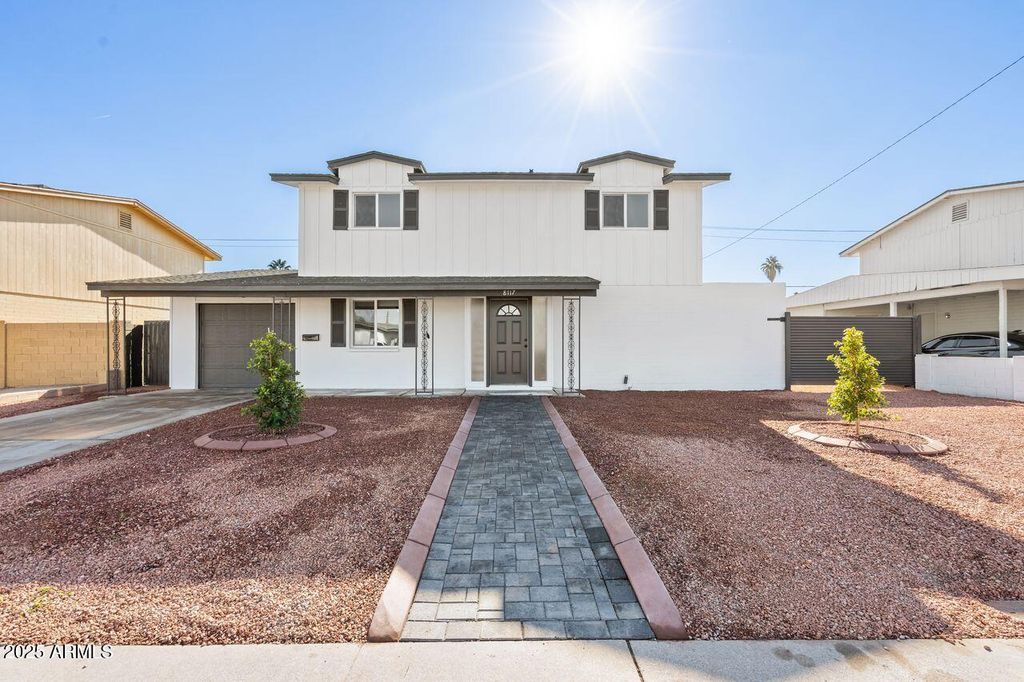 8117 W Whitton Avenue, Phoenix, AZ 85033
