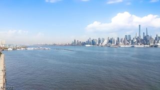 150 Henley Pl 404, Weehawken Twp., NJ 07086