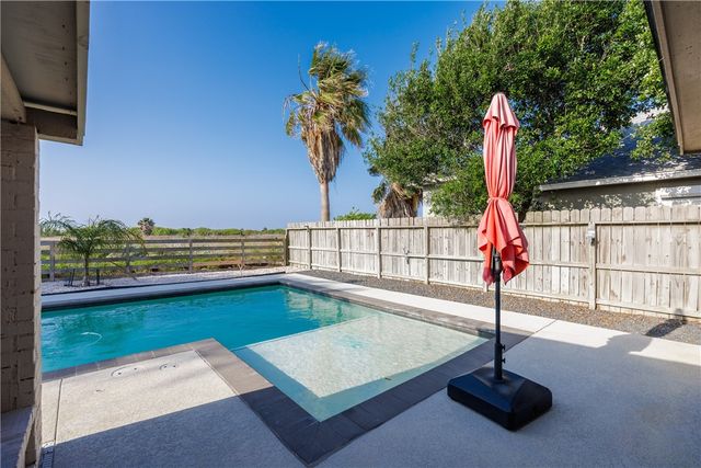 13917 Primavera Dr, Corpus Christi, TX 78418
