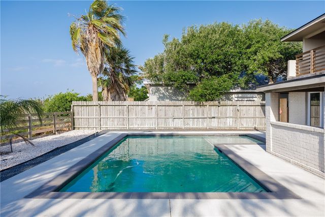 13917 Primavera Dr, Corpus Christi, TX 78418