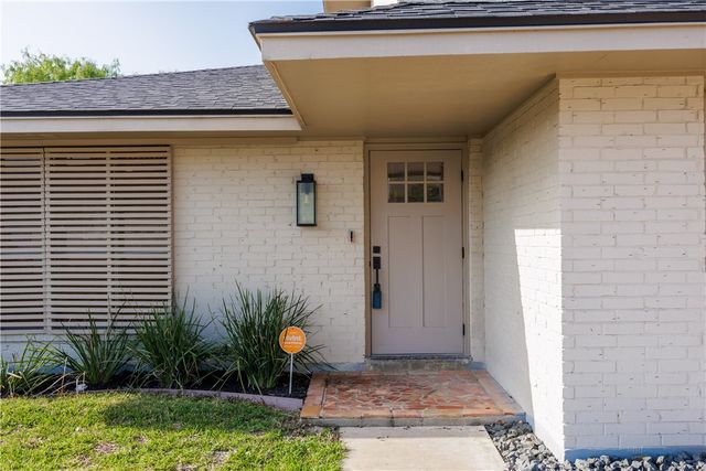 13917 Primavera Dr, Corpus Christi, TX 78418