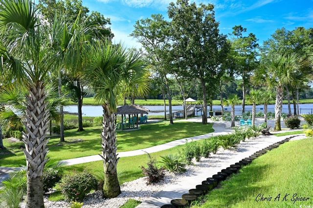 2088 Manor Parc Dr, Calabash, NC 28467