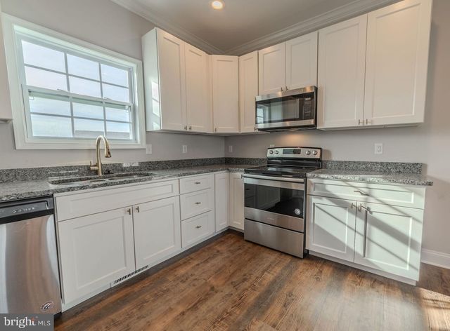 127 CHANDLERS GLEN DR, Bunker Hill, WV 25413