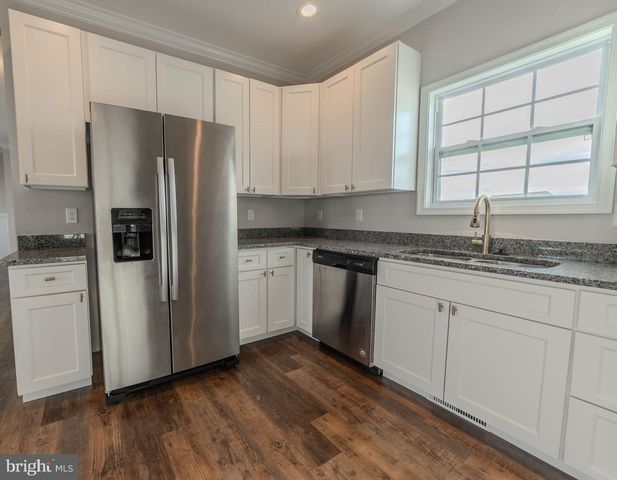 127 CHANDLERS GLEN DR, Bunker Hill, WV 25413