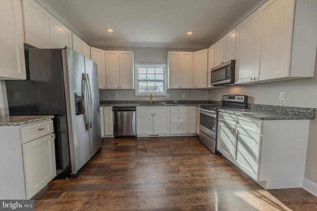 127 CHANDLERS GLEN DR, Bunker Hill, WV 25413