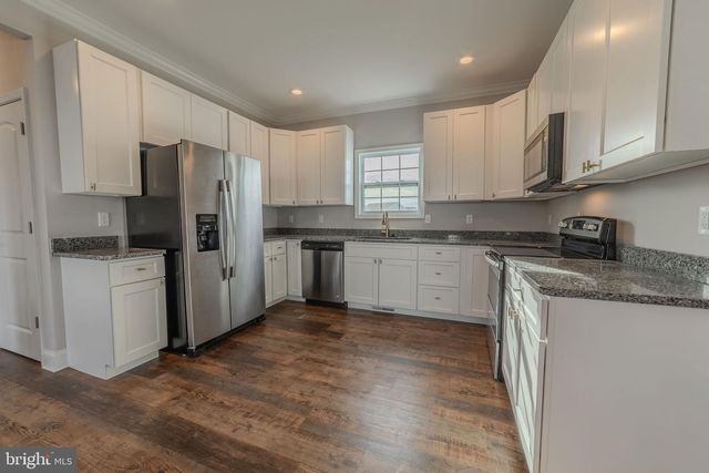 127 CHANDLERS GLEN DR, Bunker Hill, WV 25413