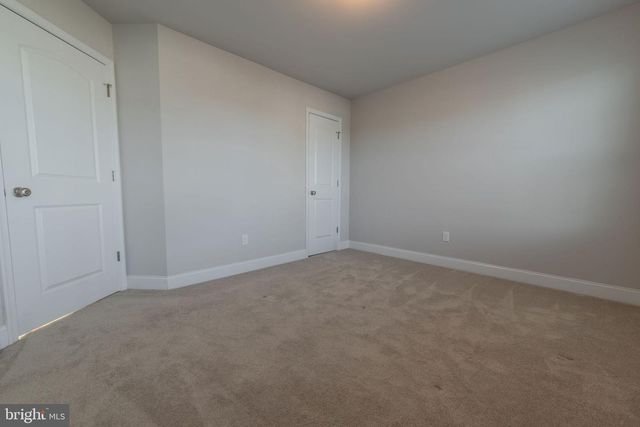 127 CHANDLERS GLEN DR, Bunker Hill, WV 25413