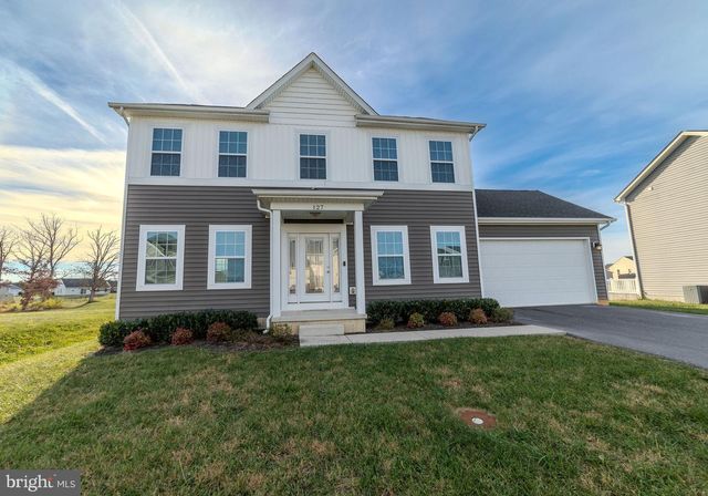 127 CHANDLERS GLEN DR, Bunker Hill, WV 25413