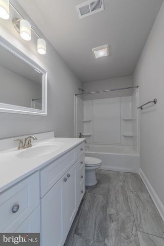 127 CHANDLERS GLEN DR, Bunker Hill, WV 25413