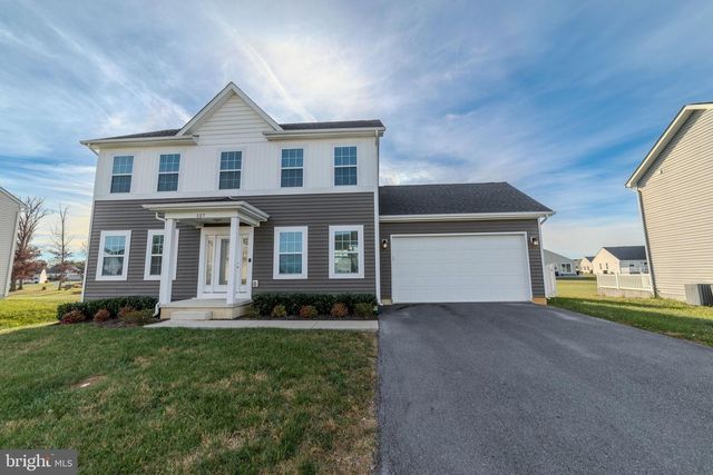 127 CHANDLERS GLEN DR, Bunker Hill, WV 25413