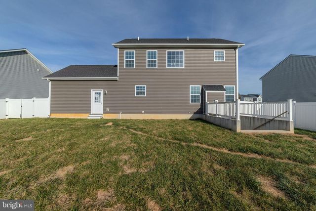 127 CHANDLERS GLEN DR, Bunker Hill, WV 25413