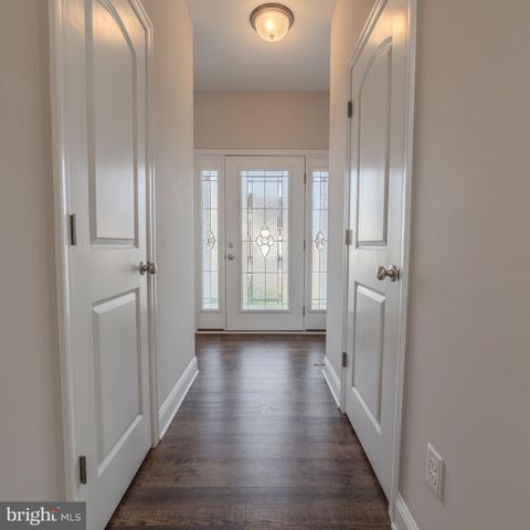127 CHANDLERS GLEN DR, Bunker Hill, WV 25413