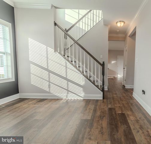 127 CHANDLERS GLEN DR, Bunker Hill, WV 25413