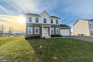 127 CHANDLERS GLEN DR, Bunker Hill, WV 25413
