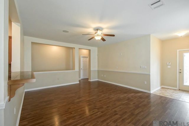 13515 Rose Dr, Walker, LA 70785