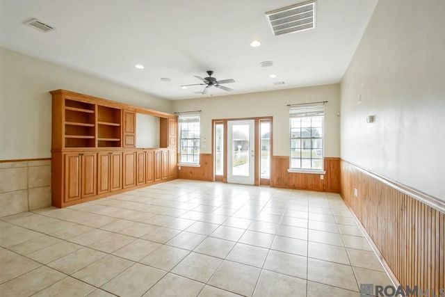 13515 Rose Dr, Walker, LA 70785