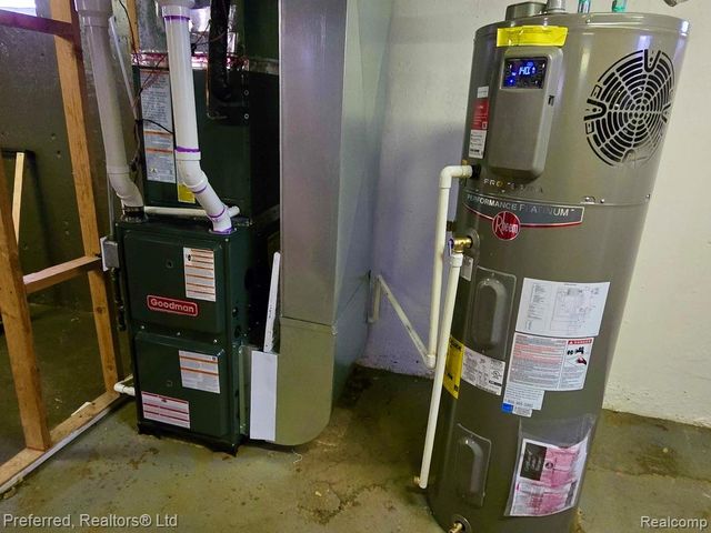 12851 Hemingway, Redford, MI 48239