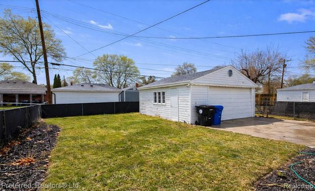 12851 Hemingway, Redford, MI 48239