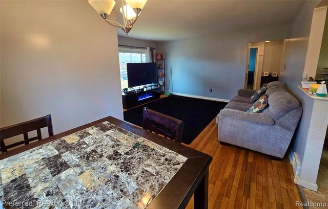 12851 Hemingway, Redford, MI 48239