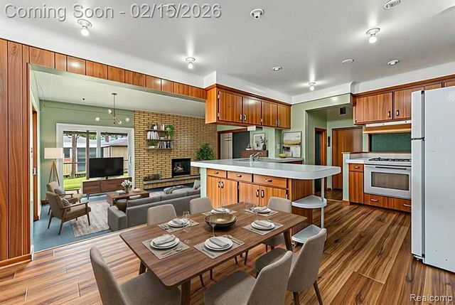 24756 Hill Avenue, Warren, MI 48091