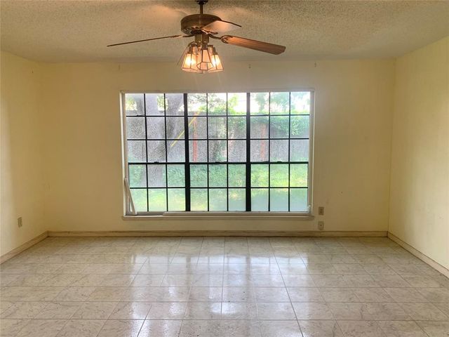 3027 Country Club Boulevard, Sugar Land, TX 77478