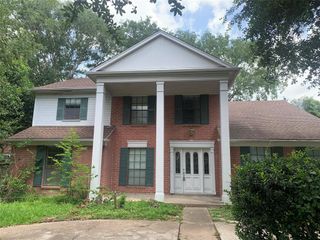 3027 Country Club Boulevard, Sugar Land, TX 77478