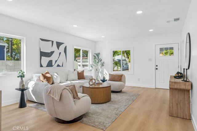 915 N Valley, Burbank, CA 91505