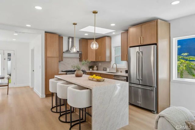 915 N Valley, Burbank, CA 91505