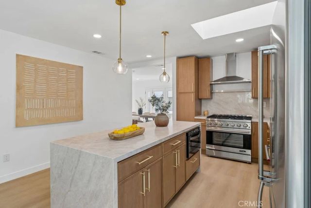 915 N Valley, Burbank, CA 91505