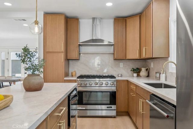 915 N Valley, Burbank, CA 91505