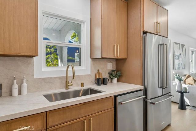 915 N Valley, Burbank, CA 91505