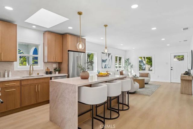 915 N Valley, Burbank, CA 91505