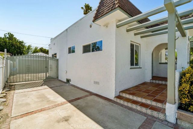 915 N Valley, Burbank, CA 91505