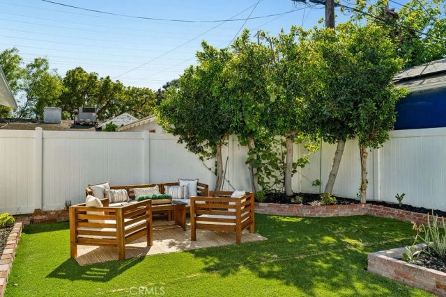 915 N Valley, Burbank, CA 91505