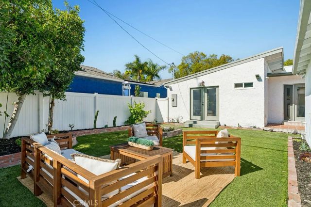 915 N Valley, Burbank, CA 91505