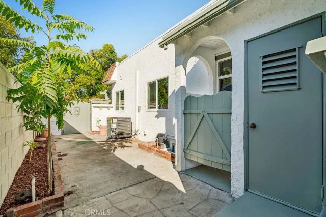 915 N Valley, Burbank, CA 91505