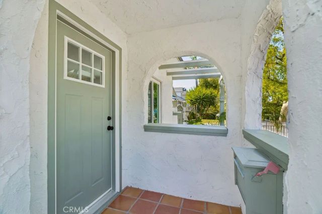915 N Valley, Burbank, CA 91505